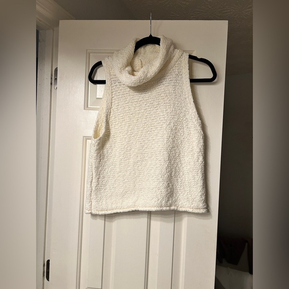 🆕 NWT Women's Knit Cream Sleeveless Sweater Mock Neck - Picture 2 of 6